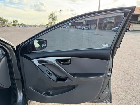 Used 2014 Hyundai Elantra SE w/ Option Group 02 image 19