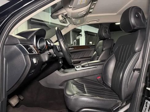 Used 2016 Mercedes-Benz GL 450 4MATIC w/ Premium I Package image 32