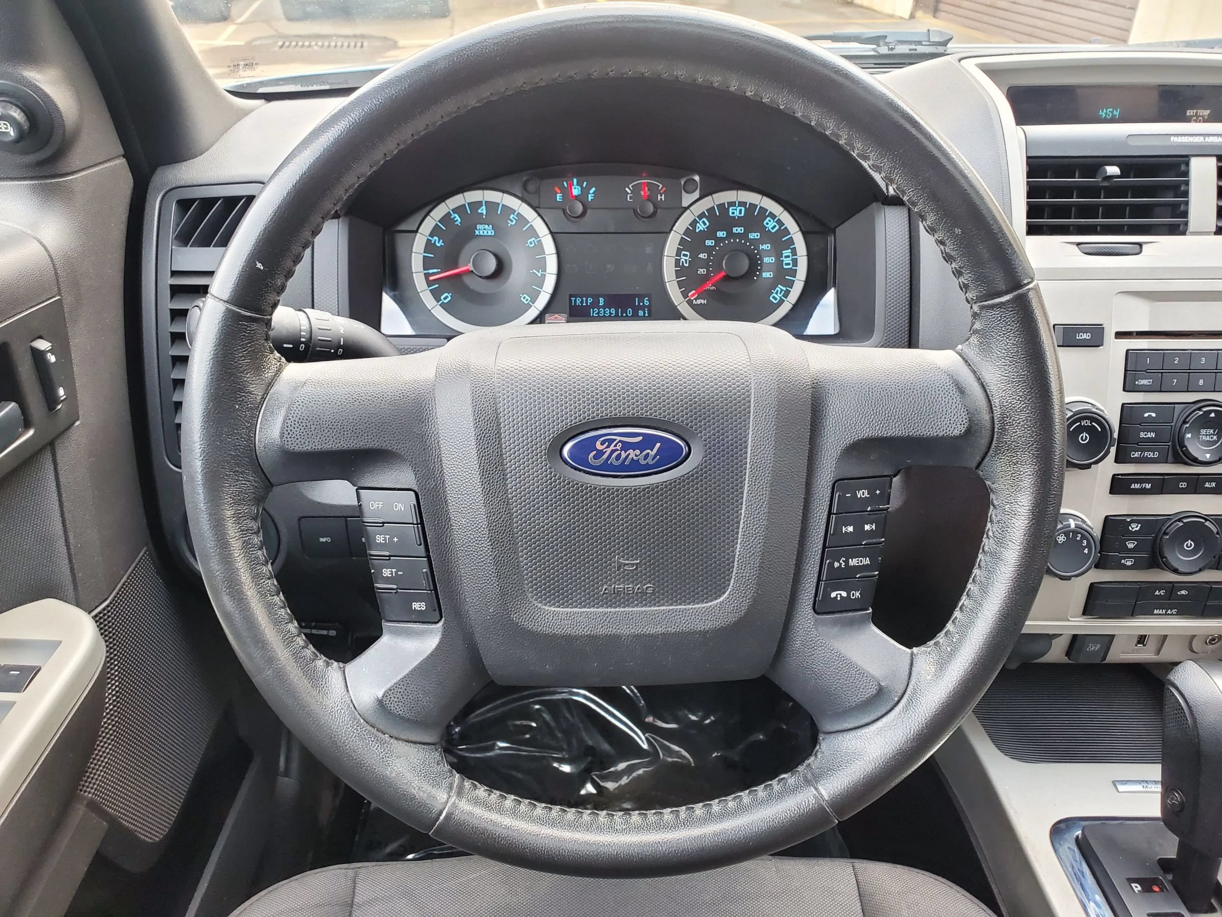 Used 2012 Ford Escape XLT FWD image 25