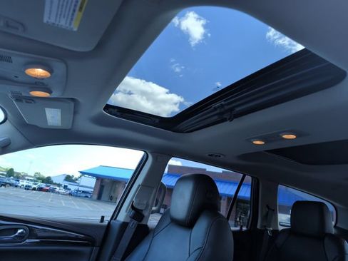 Used 2015 Buick Enclave Leather FWD image 3