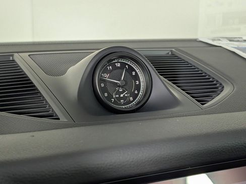 New 2026 Porsche Macan image 31