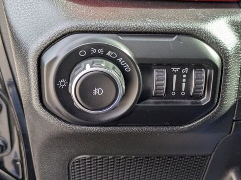 Used 2018 Jeep Wrangler Unlimited Rubicon image 24