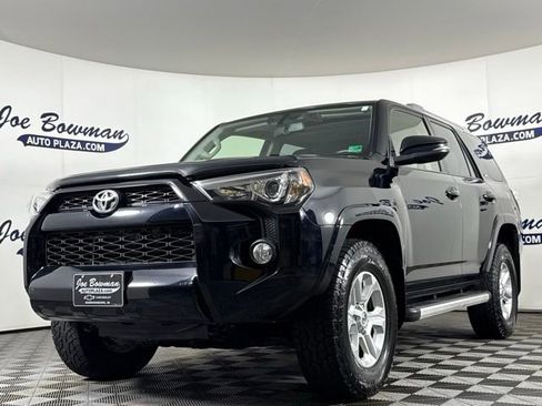 Used 2016 Toyota 4Runner SR5 Premium image 3