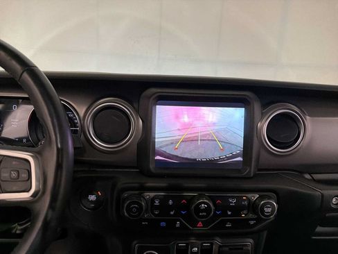 Used 2023 Jeep Wrangler Unlimited Rubicon 4xe w/ Cold Weather Group AWD/4WD image 15