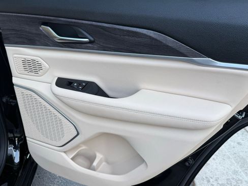 Used 2023 Jeep Grand Cherokee 4WD 4xe image 28