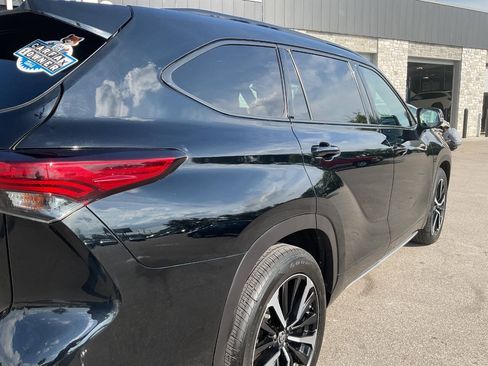 Used 2021 Toyota Highlander XSE AWD/4WD image 8