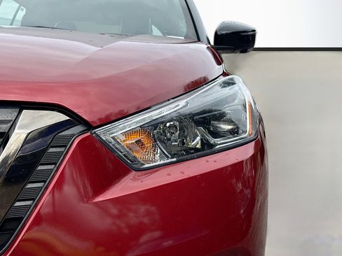 Used 2019 Nissan Kicks SR w/ SR Premium Package image 10