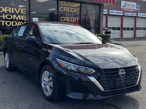 Used 2025 Nissan Sentra S image 2