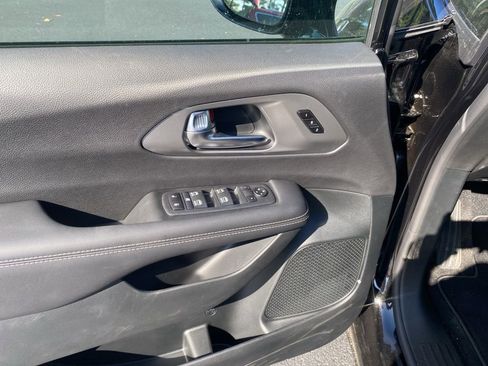 New 2026 Chrysler Pacifica Select w/ S Appearance Package image 19