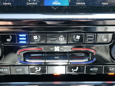 Certified 2025 Jeep Grand Cherokee L Limited w/ Luxury Tech Group II image 49