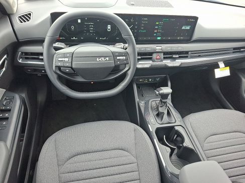 New 2025 Kia K4 EX image 7