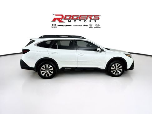 Used 2020 Subaru Outback Premium w/ Popular Package #1 AWD/4WD image 9