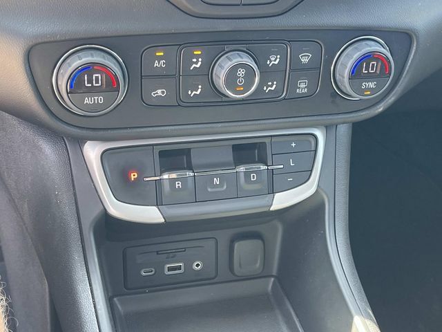 Used 2022 GMC Terrain SLT w/ Infotainment Package II FWD image 35
