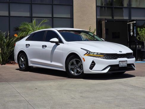 Used 2021 Kia K5 LXS FWD image 3