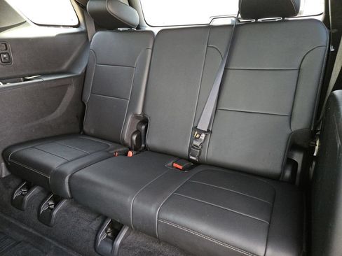 Used 2022 Chevrolet Traverse LT w/ LPO, Floor Liner Package FWD image 34
