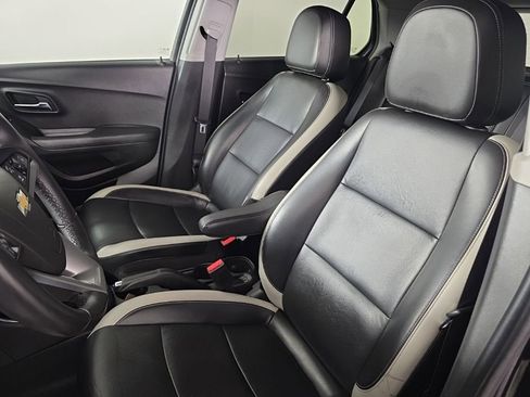 Used 2018 Chevrolet Trax Premier w/ Midnight Edition image 16