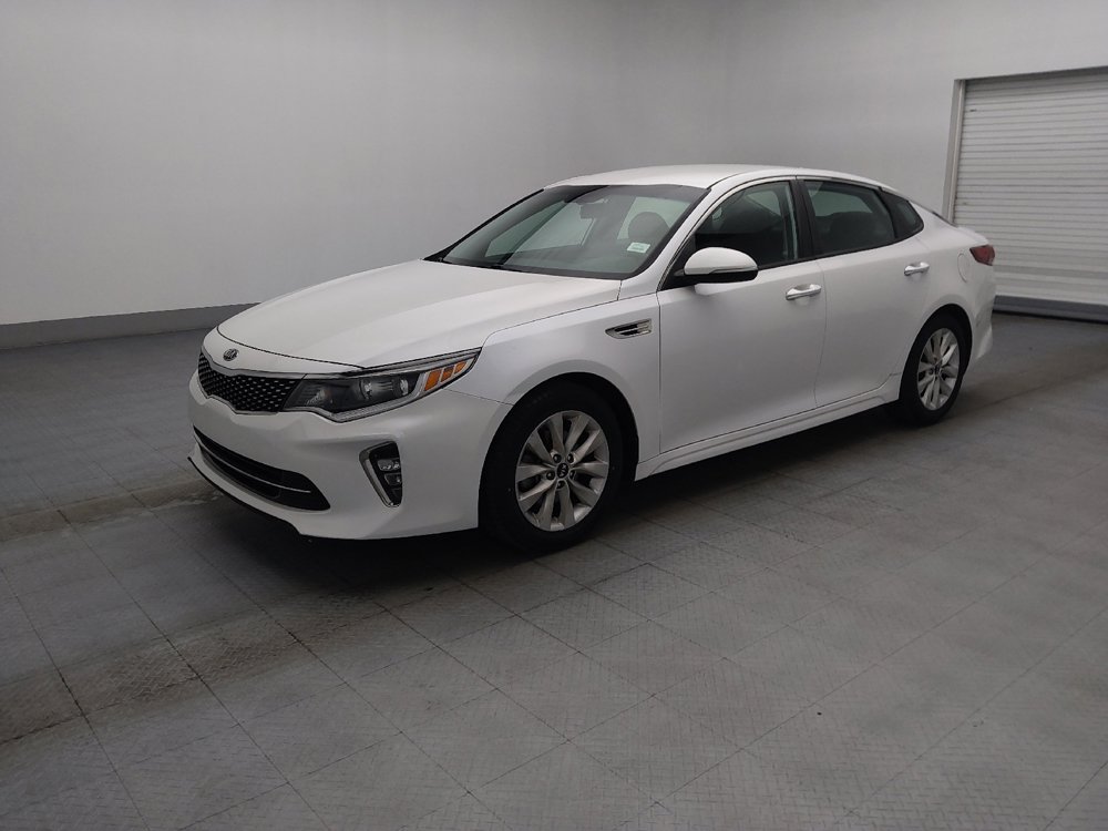 Used 2018 Kia Optima S FWD image 2
