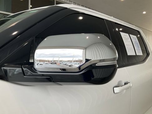 Used 2022 Toyota Tundra SR5 w/ SR5 Premium Package image 3