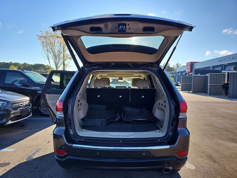 Used 2021 Jeep Grand Cherokee Limited image 16