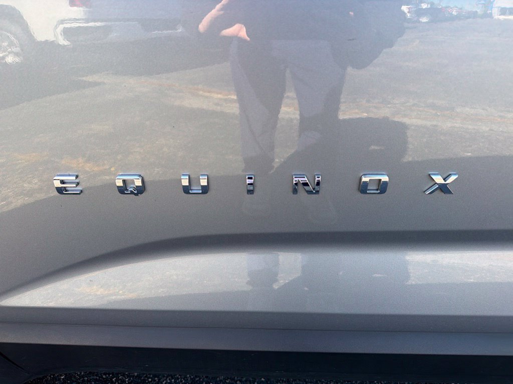 Used 2026 Chevrolet Equinox LT AWD/4WD image 9