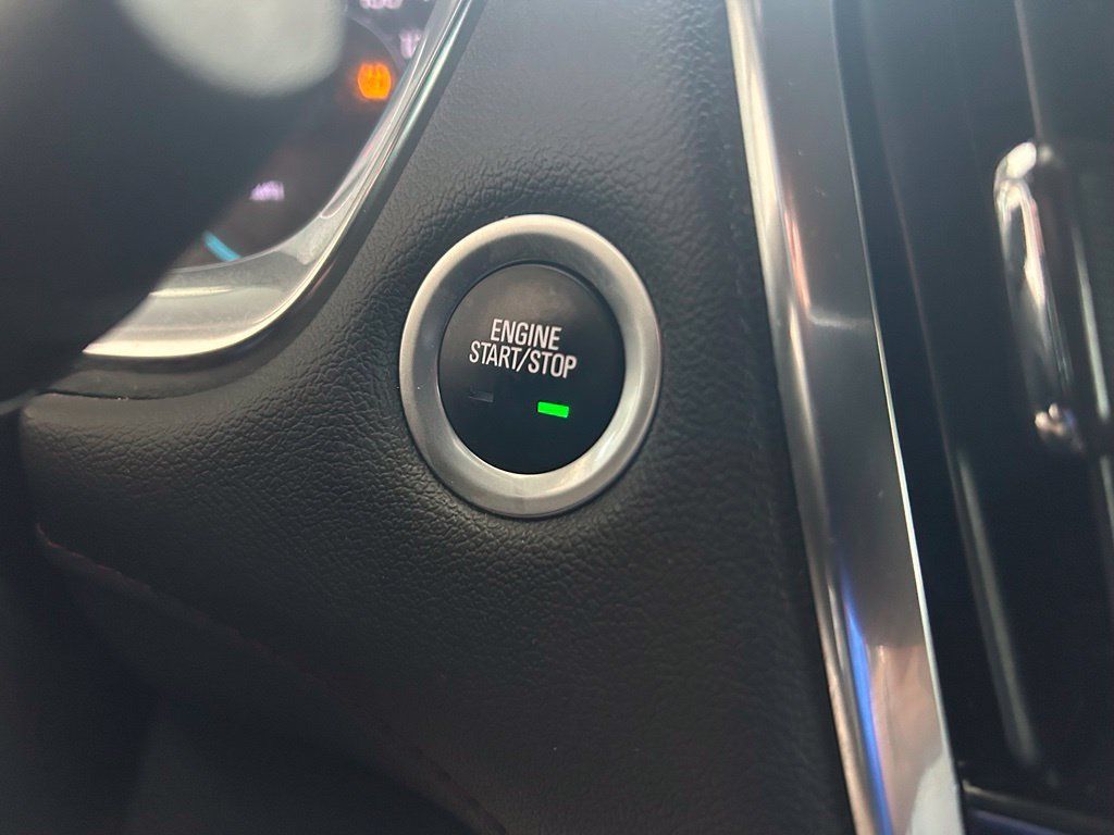 Used 2023 Chevrolet Traverse RS FWD image 50