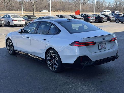 New 2026 BMW 550e xDrive image 4