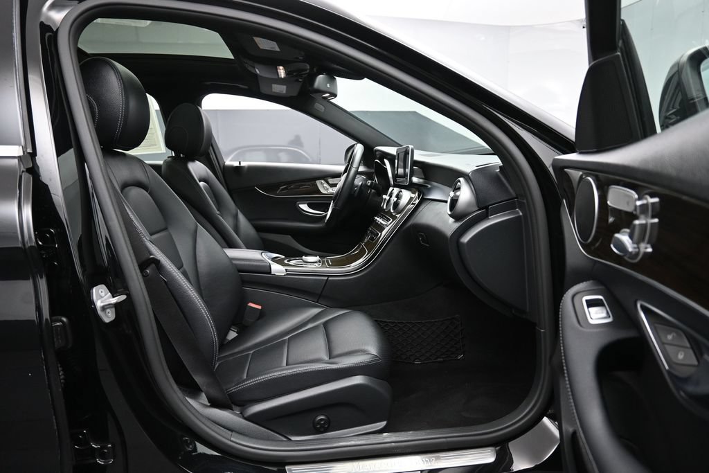 Used 2018 Mercedes-Benz C 300 4MATIC Sedan image 29