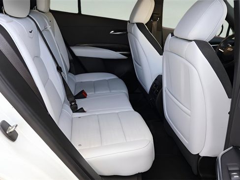 Used 2024 Cadillac XT4 Sport image 17