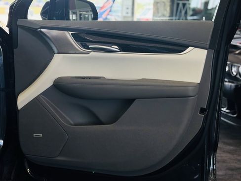 Used 2022 Cadillac XT6 Premium Luxury w/ Technology Package AWD/4WD image 48