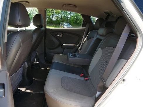 Used 2012 Hyundai Tucson GLS FWD image 11
