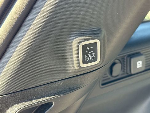 Used 2024 Jeep Grand Cherokee Altitude image 19