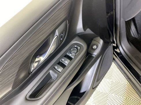 Used 2023 GMC Terrain SLE w/ Driver Convenience Package FWD image 26
