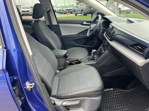 Used 2022 Volkswagen Taos SE w/ Panoramic Sunroof Package image 29