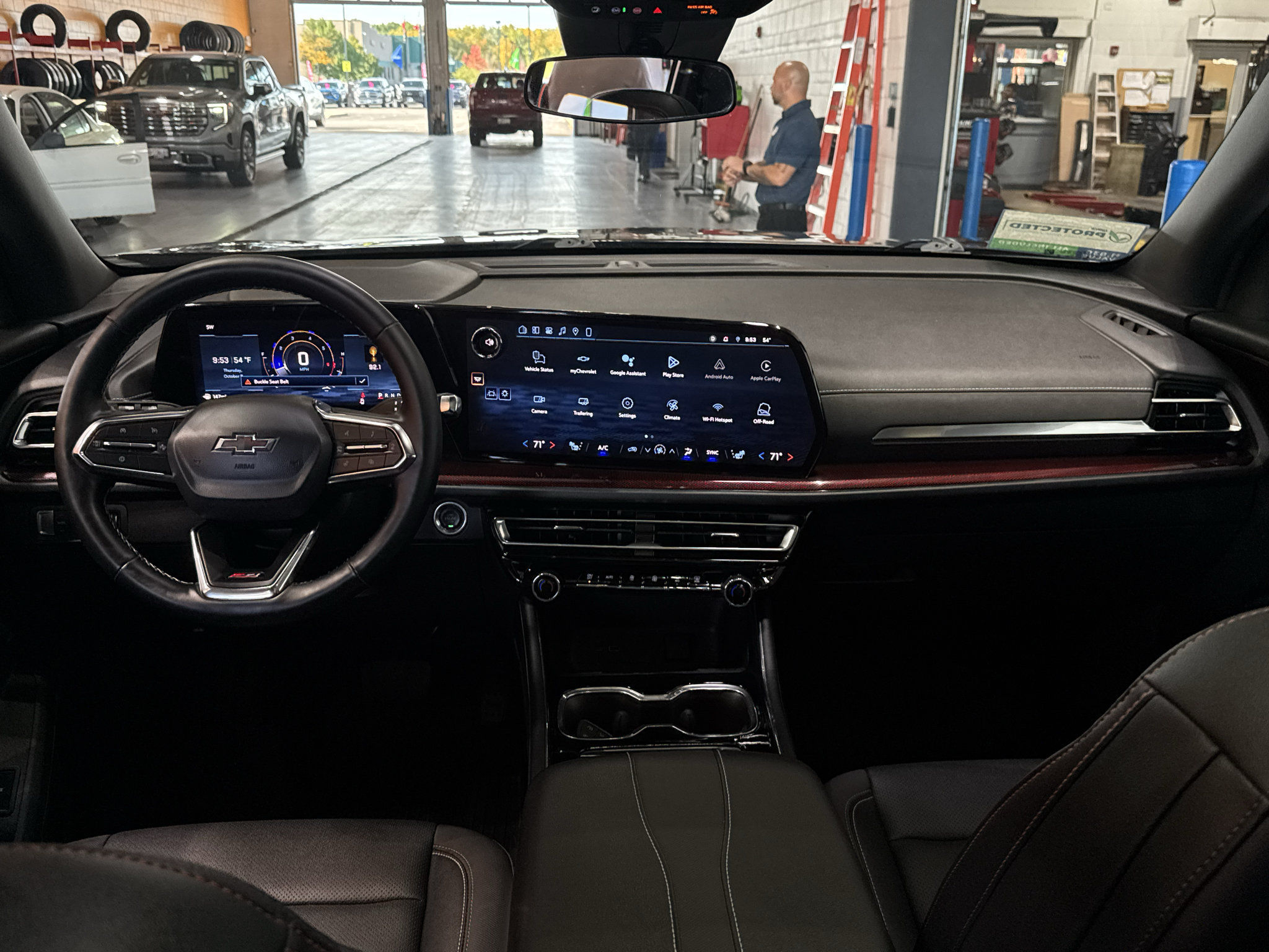 Used 2025 Chevrolet Traverse Z71 w/ LPO, Floor Liner Package AWD/4WD image 14