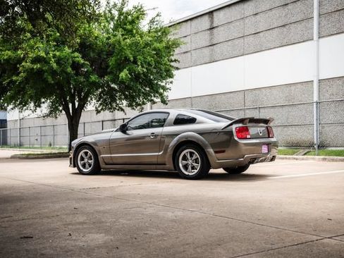 Used 2005 Ford Mustang GT Premium RWD image 21