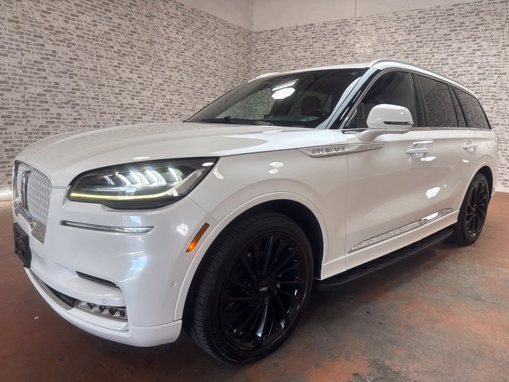 Used 2021 Lincoln Aviator Reserve w/ Equipment Group 208A AWD/4WD image 3