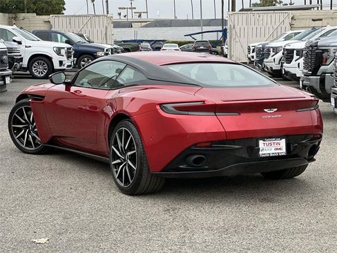 Used 2020 Aston Martin DB11 Coupe image 14