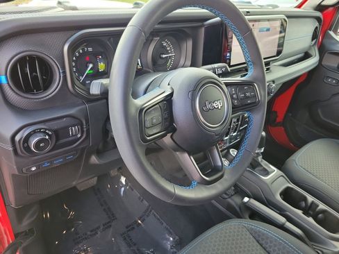 Used 2024 Jeep Wrangler Unlimited Rubicon 4xe image 18