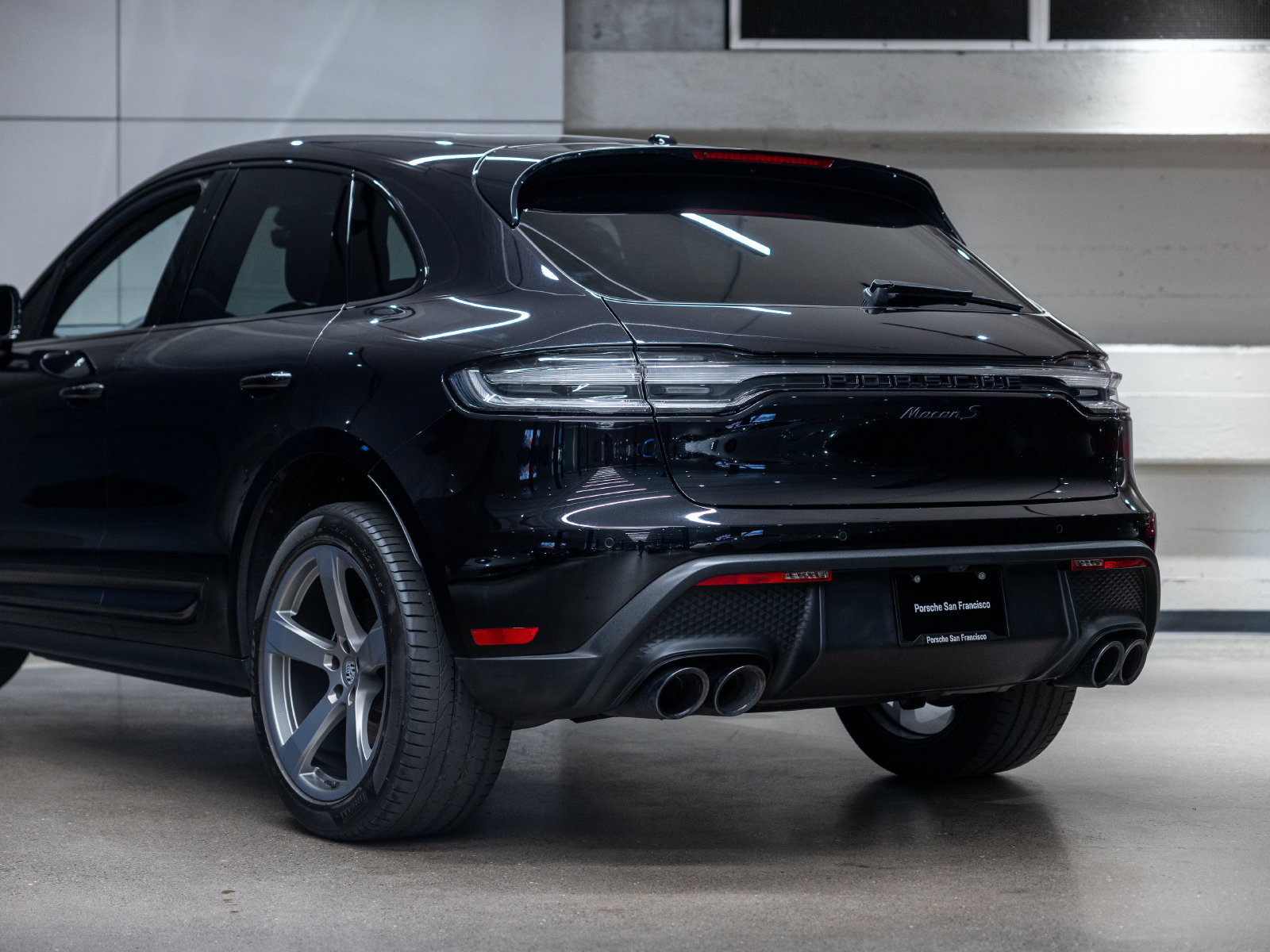 Certified 2023 Porsche Macan S AWD/4WD image 24