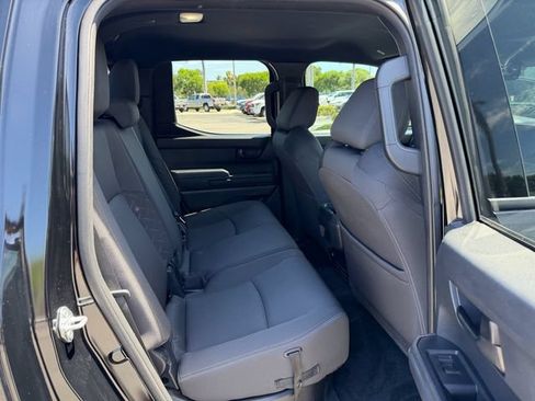 Used 2025 Toyota Tacoma SR5 AWD/4WD image 16