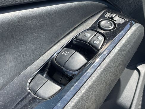 Used 2025 Nissan Altima 2.5 SR FWD image 15