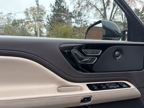 Certified 2023 Lincoln Aviator Reserve w/ Elements Package Plus image 14