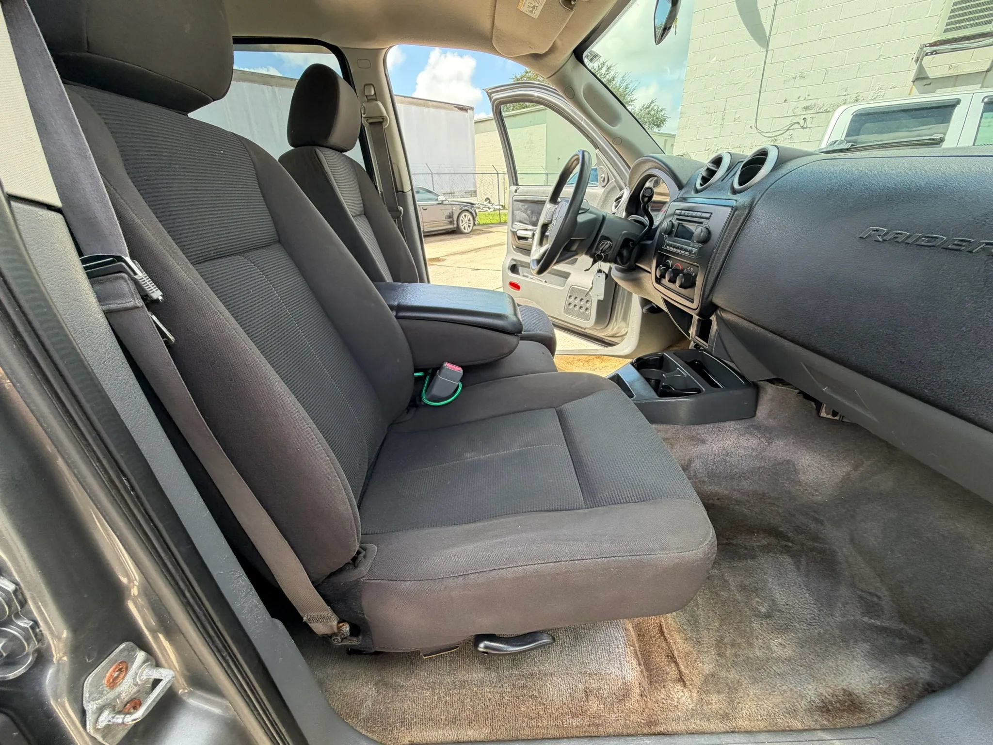 Used 2007 Mitsubishi Raider LS RWD image 8