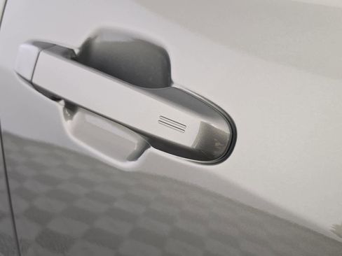 Used 2020 Subaru Forester Limited image 8