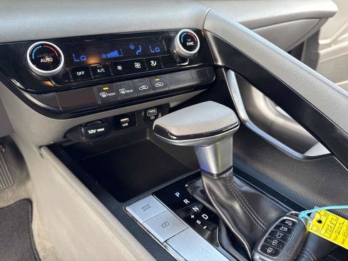 Used 2022 Hyundai Elantra SEL image 30