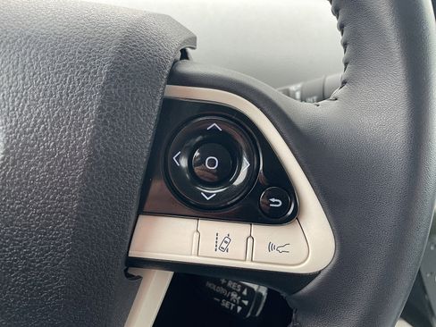 Used 2017 Toyota Prius Prime Premium image 43