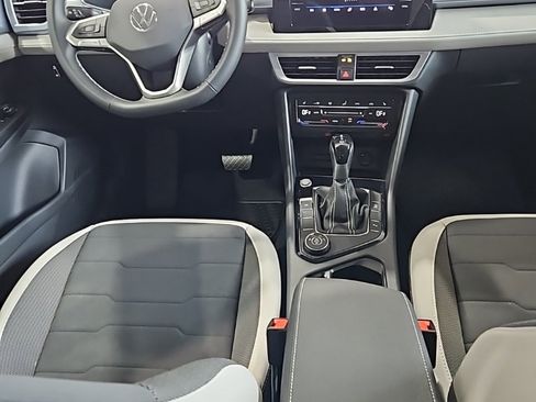 New 2026 Volkswagen Taos SE image 24