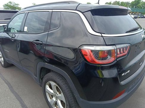Used 2019 Jeep Compass Latitude AWD/4WD image 2