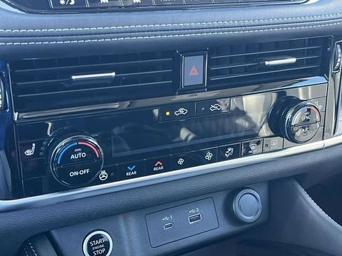 Used 2021 Nissan Rogue Platinum image 33