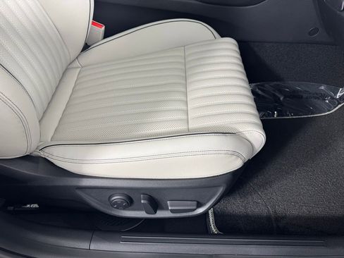 Used 2025 Genesis G70 3.3T Advanced image 34